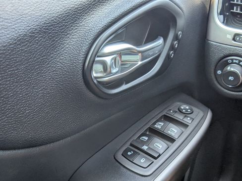 Used 2022 Jeep Cherokee Limited AWD/4WD image 27