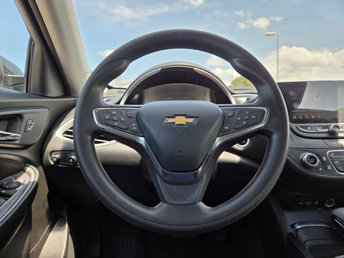 Used 2024 Chevrolet Malibu LT FWD image 11