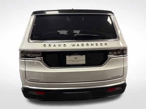 Used 2022 Jeep Grand Wagoneer Series I AWD/4WD image 4