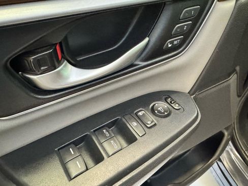 Used 2018 Honda CR-V EX-L image 11