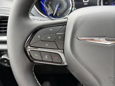 New 2026 Chrysler Pacifica Limited image 21