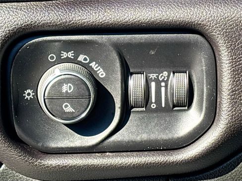 Used 2023 RAM 2500 Laramie AWD/4WD image 10
