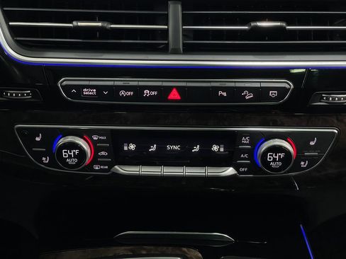 Used 2018 Audi Q7 3.0T Prestige w/ Prestige Package image 27
