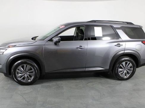 Certified 2025 Nissan Pathfinder SV FWD image 14