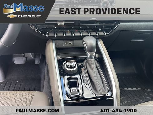 Used 2025 Chevrolet Colorado ZR2 w/ Technology Package AWD/4WD image 15