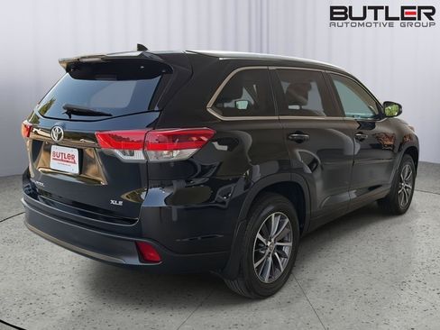 Used 2017 Toyota Highlander XLE FWD image 6