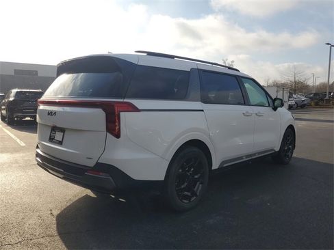 New 2026 Kia Carnival SX image 4