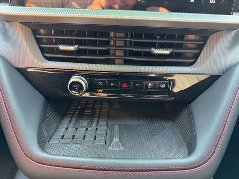 Used 2025 Ford Explorer ST-Line w/ Premium Package RWD image 22