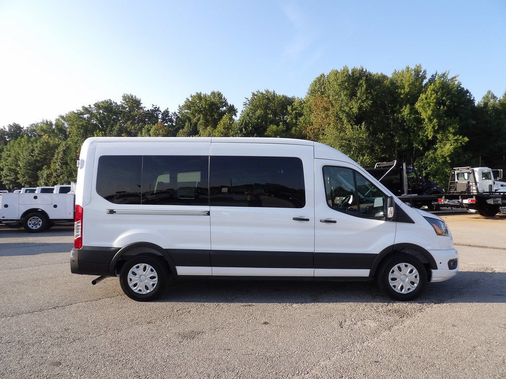 Used 2025 Ford Transit 350 XLT RWD image 9