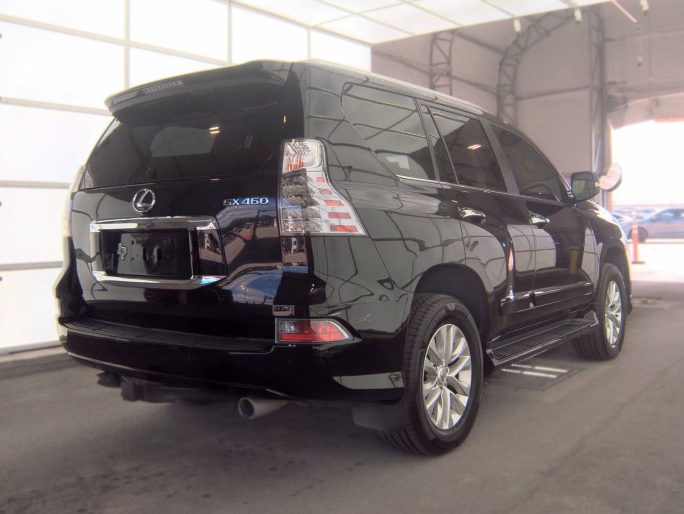 Used 2016 Lexus GX 460 w/ Premium Package AWD/4WD image 4