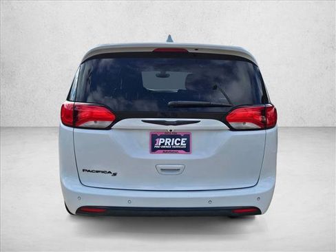 Used 2019 Chrysler Pacifica Touring Plus w/ S Appearance Package image 7