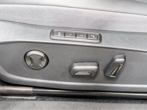 Used 2023 Volkswagen ID.4 Pro S AWD/4WD image 7