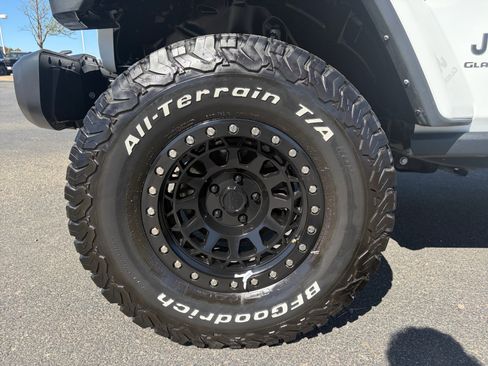 Used 2022 Jeep Gladiator Sport AWD/4WD image 26