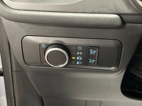 Used 2022 Ford Escape SE image 19