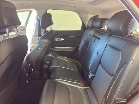 Used 2022 Genesis GV70 2.5T w/ Advanced Package AWD/4WD image 29