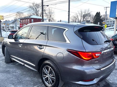 Used 2019 INFINITI QX60 Luxe w/ Essential Package image 4