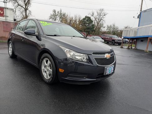 Used 2014 Chevrolet Cruze LT image 2