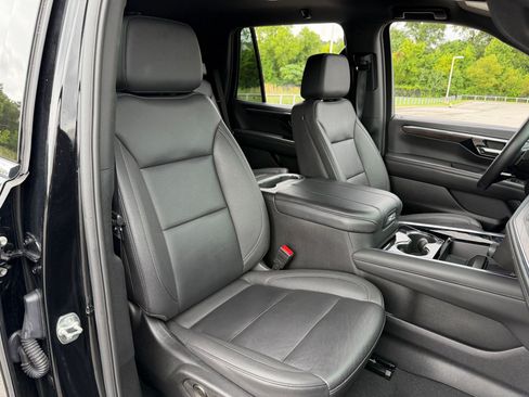 Used 2025 Chevrolet Tahoe LT RWD image 20