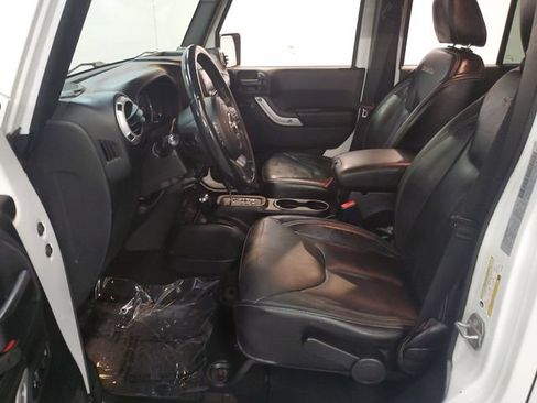 Used 2018 Jeep Wrangler Unlimited Sahara w/ Connectivity Group AWD/4WD image 11