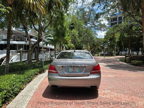 Used 2013 Hyundai Equus Signature RWD image 10