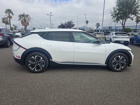 Used 2024 Kia EV6 Light RWD image 3