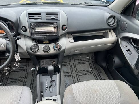 Used 2012 Toyota RAV4 FWD w/ Upgrade Value Pkg image 33