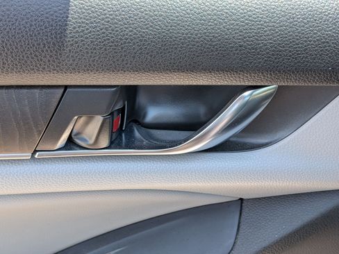 Used 2018 Honda Accord EX-L image 27
