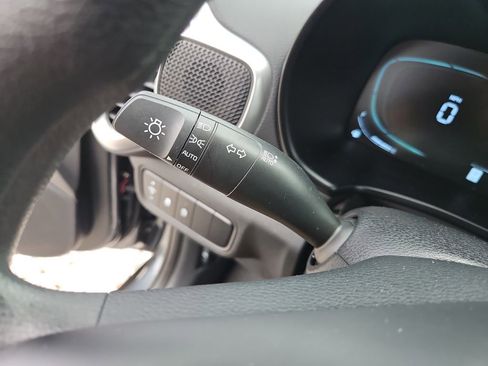 Used 2025 Kia Soul LX w/ LX Technology Package FWD image 22