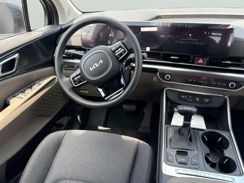 New 2026 Kia Carnival LX image 13