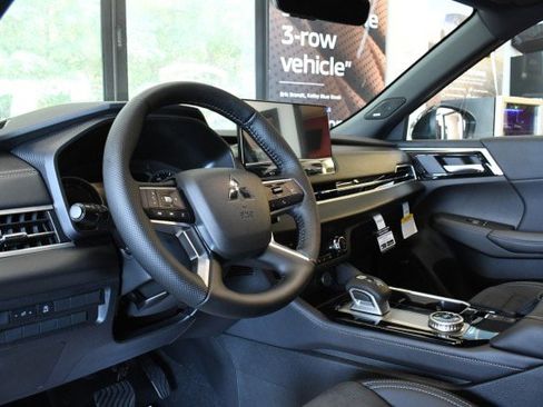 New 2026 Mitsubishi Outlander LE AWD/4WD image 29