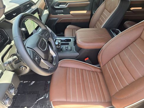 Used 2025 GMC Sierra 1500 Denali Ultimate AWD/4WD image 3