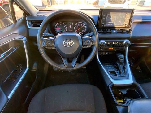 Used 2019 Toyota RAV4 XLE image 5