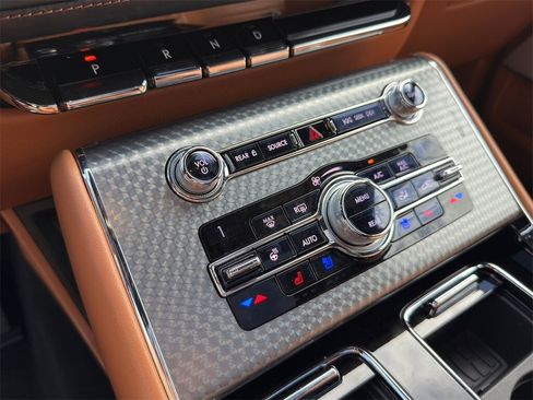 Used 2020 Lincoln Aviator Black Label w/ Dynamic Handling Package image 16