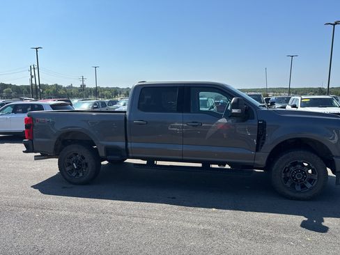 Used 2023 Ford F250 XLT w/ XLT Premium Package AWD/4WD image 4