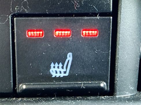 Used 2022 Toyota Sienna XLE image 21