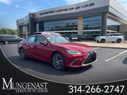 New 2025 Lexus ES 300h w/ Premium Package