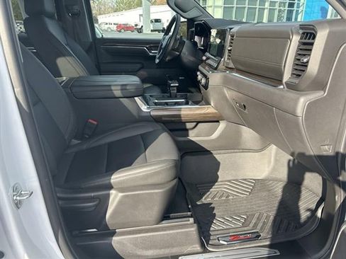 Used 2025 Chevrolet Silverado 1500 LT Trail Boss w/ Convenience Package II AWD/4WD image 25