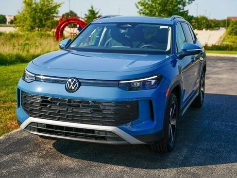 New 2025 Volkswagen Tiguan SE image 4