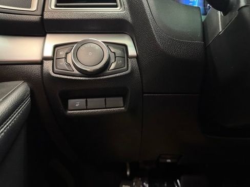 Used 2016 Ford Explorer XLT w/ Equipment Group 202A FWD image 14