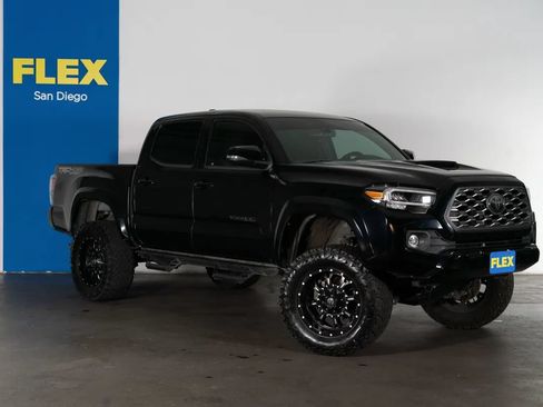 Used 2020 Toyota Tacoma TRD Sport w/ Technology Package AWD/4WD image 7