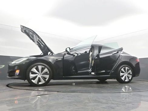 Used 2020 Tesla Model S Long Range Plus image 59