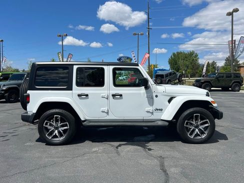 Used 2024 Jeep Wrangler Unlimited AWD/4WD image 7