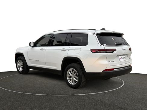 Used 2021 Jeep Grand Cherokee L Laredo w/ Luxury Tech Group I AWD/4WD image 3