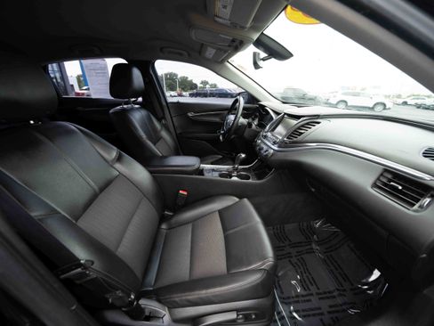 Used 2018 Chevrolet Impala LT FWD image 26