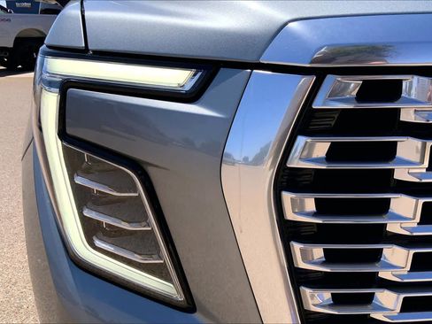 Used 2025 GMC Yukon Denali AWD/4WD image 28