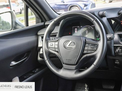 Used 2025 Lexus UX 300h FWD image 18