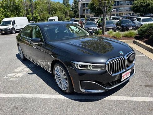 Used 2022 BMW 740i xDrive AWD/4WD image 2