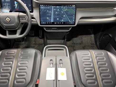 Used 2024 Rivian R1S Adventure image 10