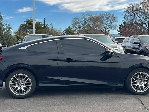 Used 2017 Honda Civic EX-L image 4