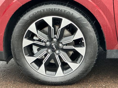 Used 2024 Kia Carnival EX image 25